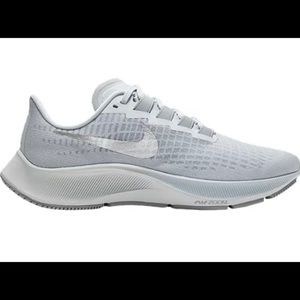 NIKE  Sz 7.5 Air Zoom Pegasus 37 Running Cushioned Lightweight Sneakers